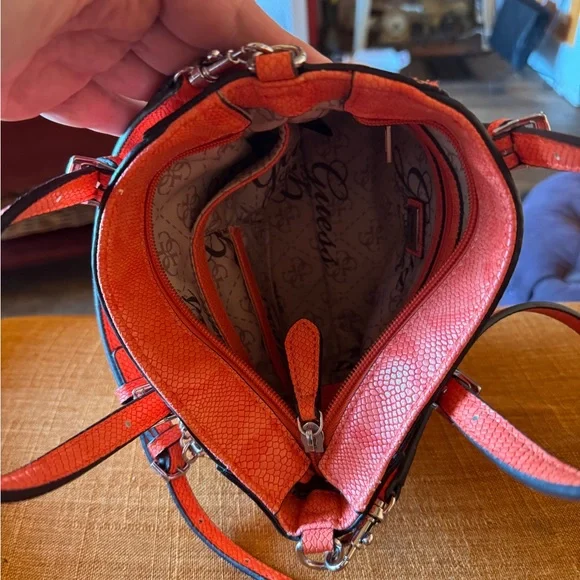 Guess Dayan Shopper Purse/crossbody. NWOT - Picture 7 of 8